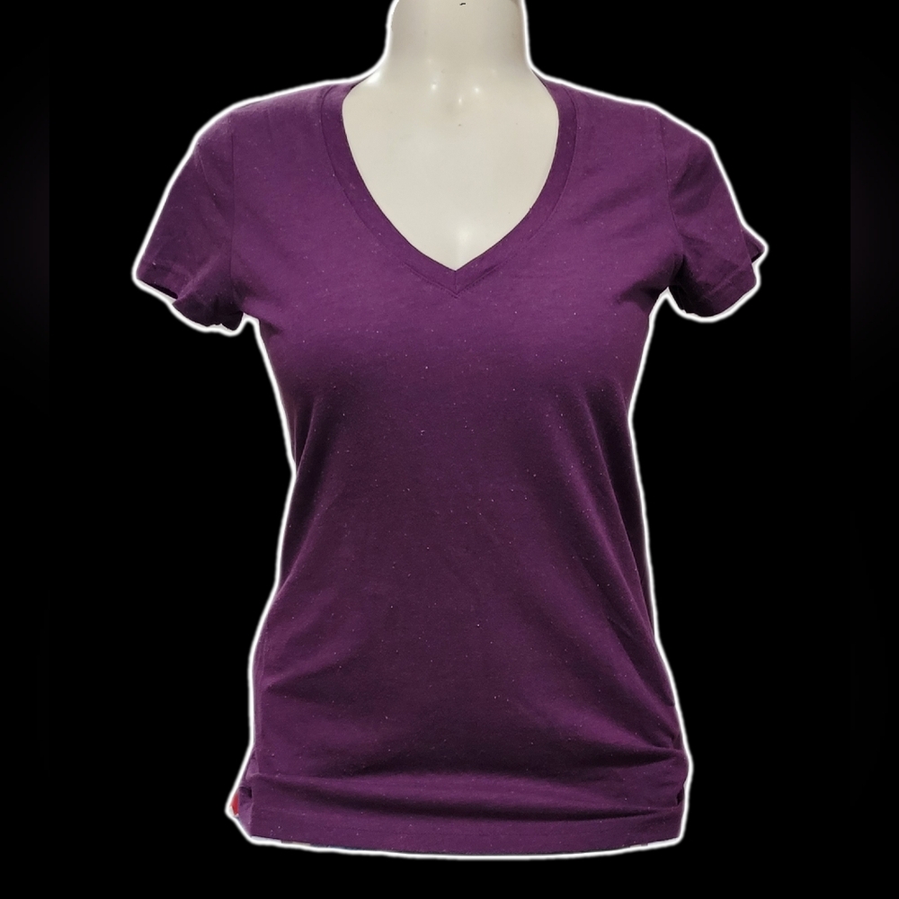 george y2k plum fitted vneck tee ⋆˚𖥔 ݁ ˖𓂃.☘︎ ݁˖